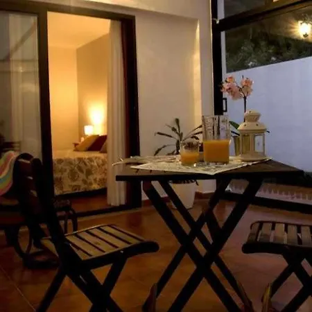 Apartamento Con Jardín Y Piscina B *
