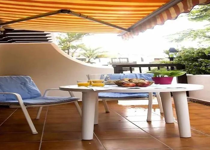 Con Jardin Y Piscina B *